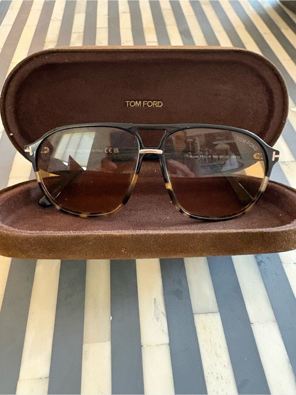 Tom Ford Tortoiseshell Frame Sunglasses with Brown Lenses unisex perfect $600ret